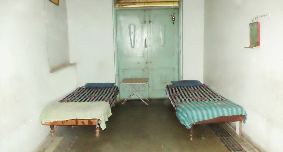 Gurukripa Guest House, Ahmedabad 4